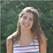 Profesora titulada en Bioquímica y Biología Molecular, con máster para dar clase a la ESO, Bachiller o FP.